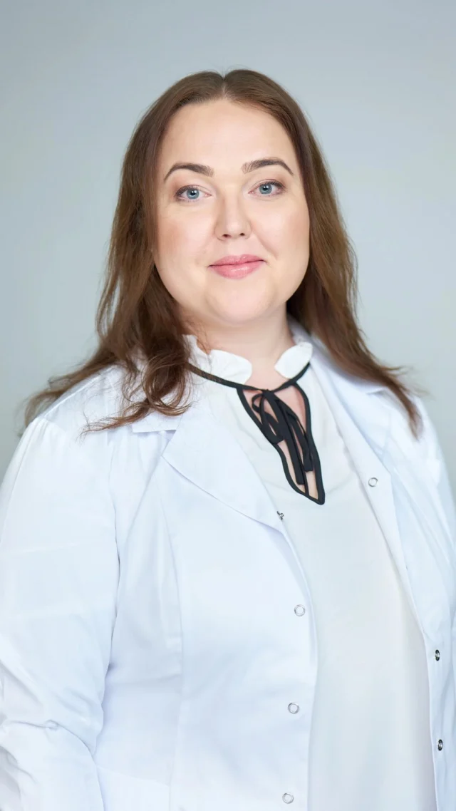 Med.dr. gydytoja akušerė-ginekologė Kristina Norvilaitė - Žymančienė, kiekvieną pacientę išklausanti ir sprendimus parenkanti individualiai. Specializuojasi minimaliai invazinėje chirurgijoje (laparoskopija, histeroskopija), nevaisingumo gydyme, kontracepcijoje ir nėščiųjų priežiūroje.
Nuolat tobulina kvalifikaciją Lietuvoje ir užsienyje, taiko modernius, mokslo pažanga grįstus gydymo metodus bei kelia aukščiausius kokybės standartus savo praktikoje.Registracija: 📞 +370 686 11 311 ✉️ info@idclinic.lt